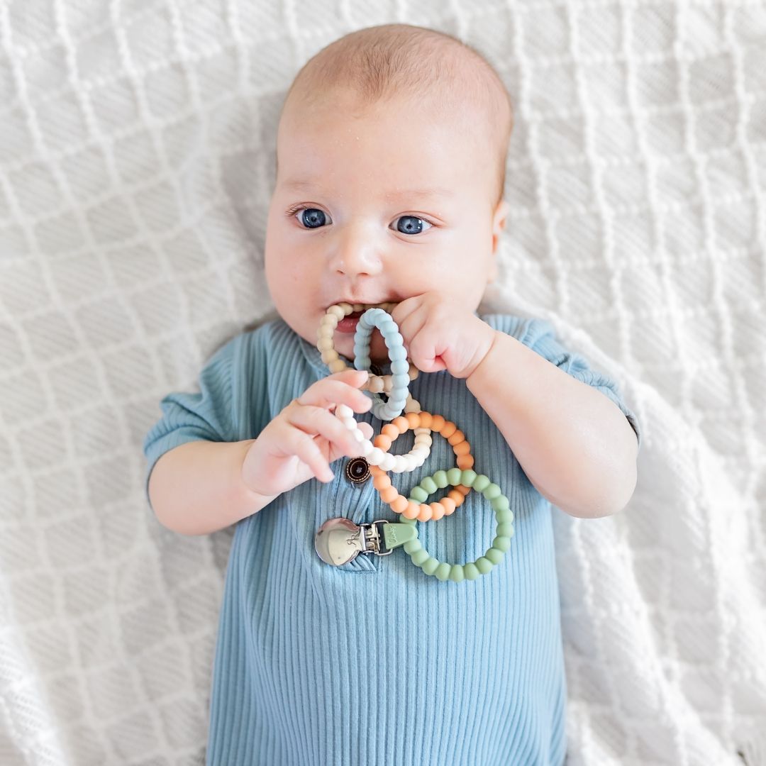 What Are the Earliest Signs of Teething?