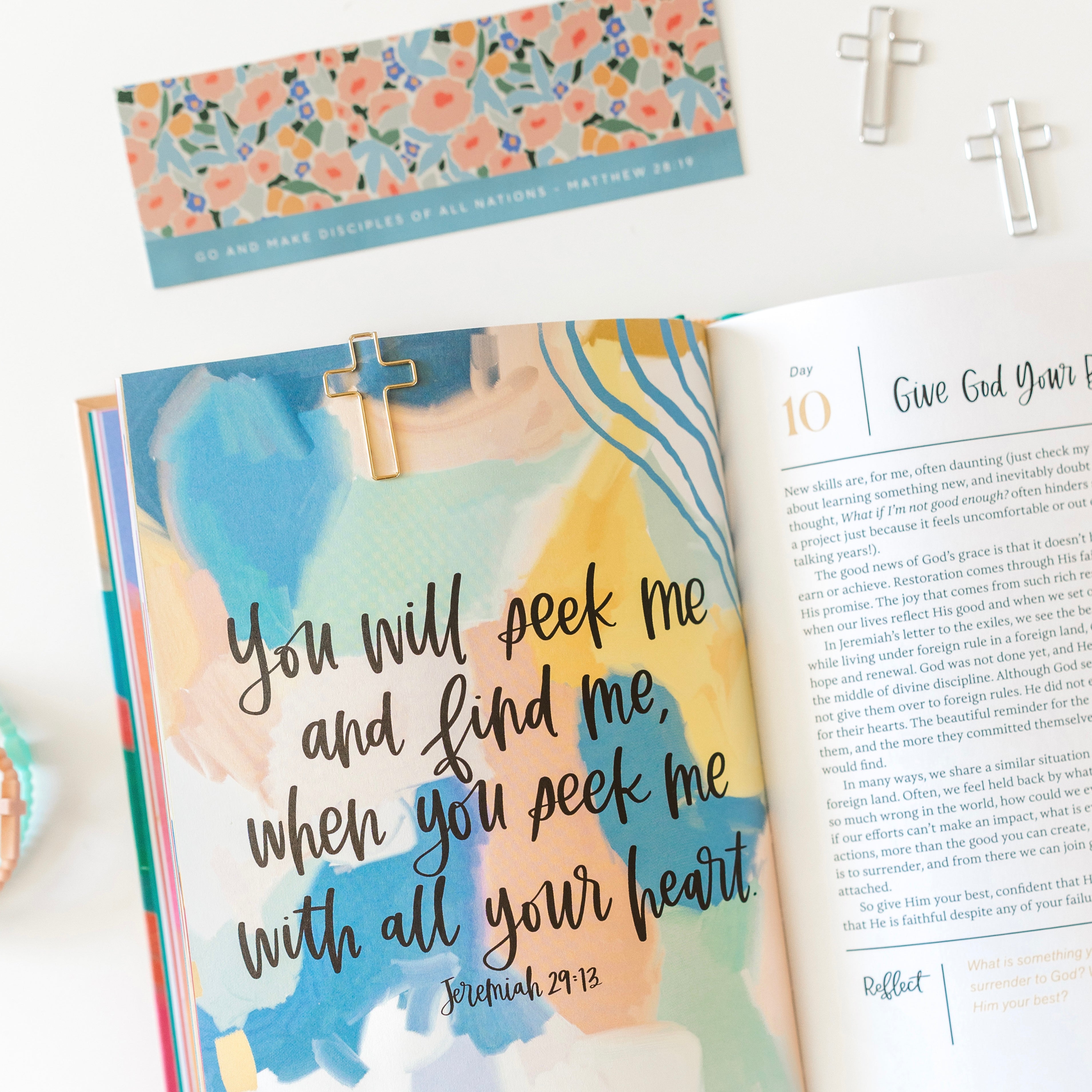 Bookmark and cross clips