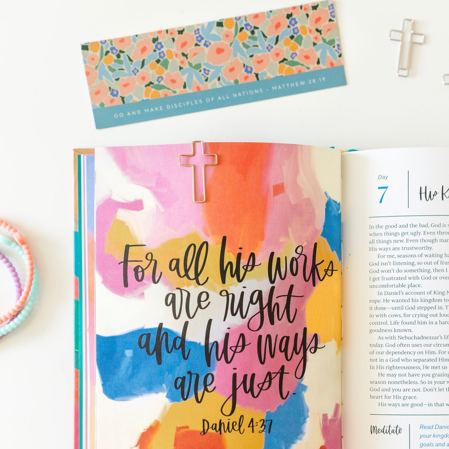 Bookmark and cross clips