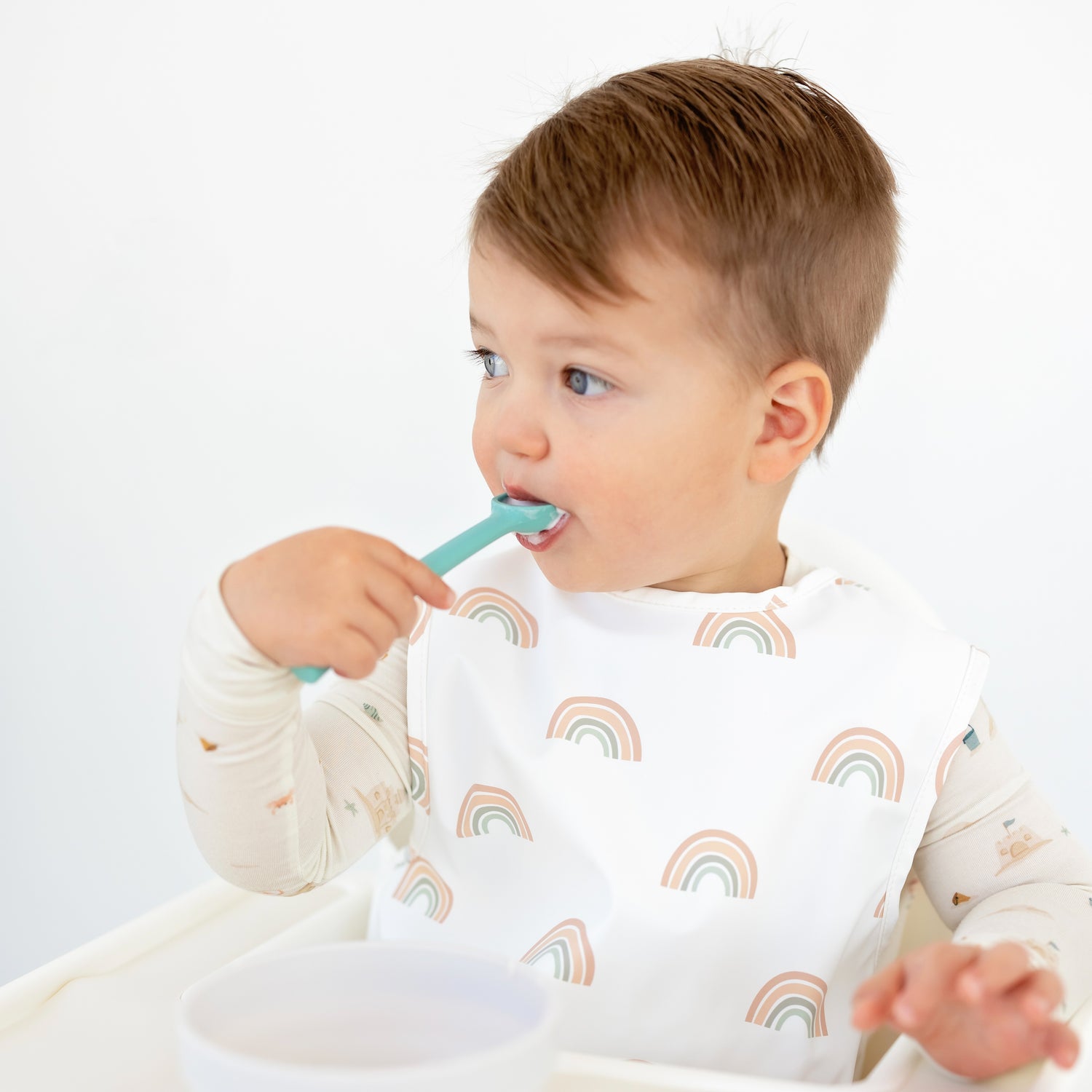 Baby eating with Spoovel